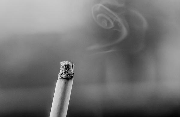 研发发现同时吸食香烟和电子烟与只吸烟一样有害