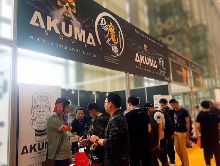 AKUMA在深圳电子烟展会掀起一阵狂热