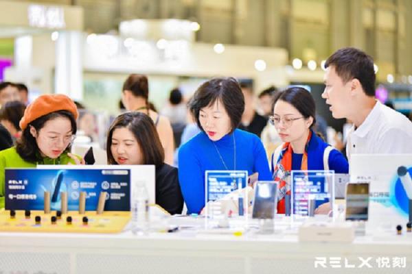 RELX悦刻上海国际烟展全探索：品质安心看得见！