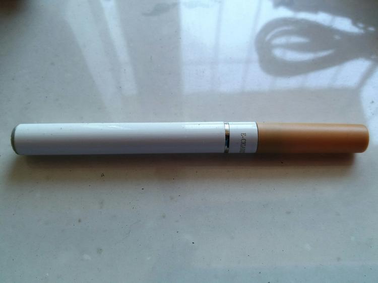 电子烟和蒸汽烟区别_电子烟鹅卵石测评_电子烟和烟哪个危害大