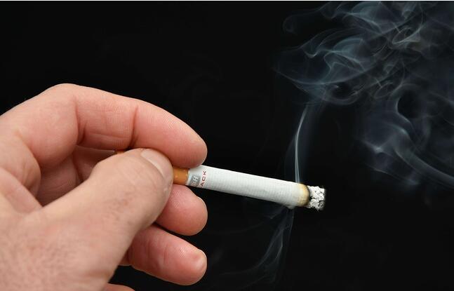 电子烟有什么危害_对电子烟危害影响的观测与研究_电子烟和烟哪个危害大