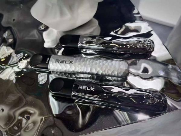 relx悦刻星河艺术家系列新款设备：千锤纹；悦刻产品价格介绍